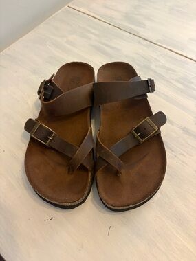 Women’s Brown Leather Buckle Sandals
